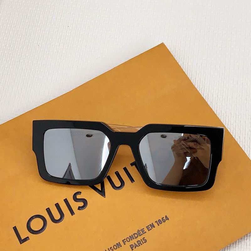 LV Glasses (336)